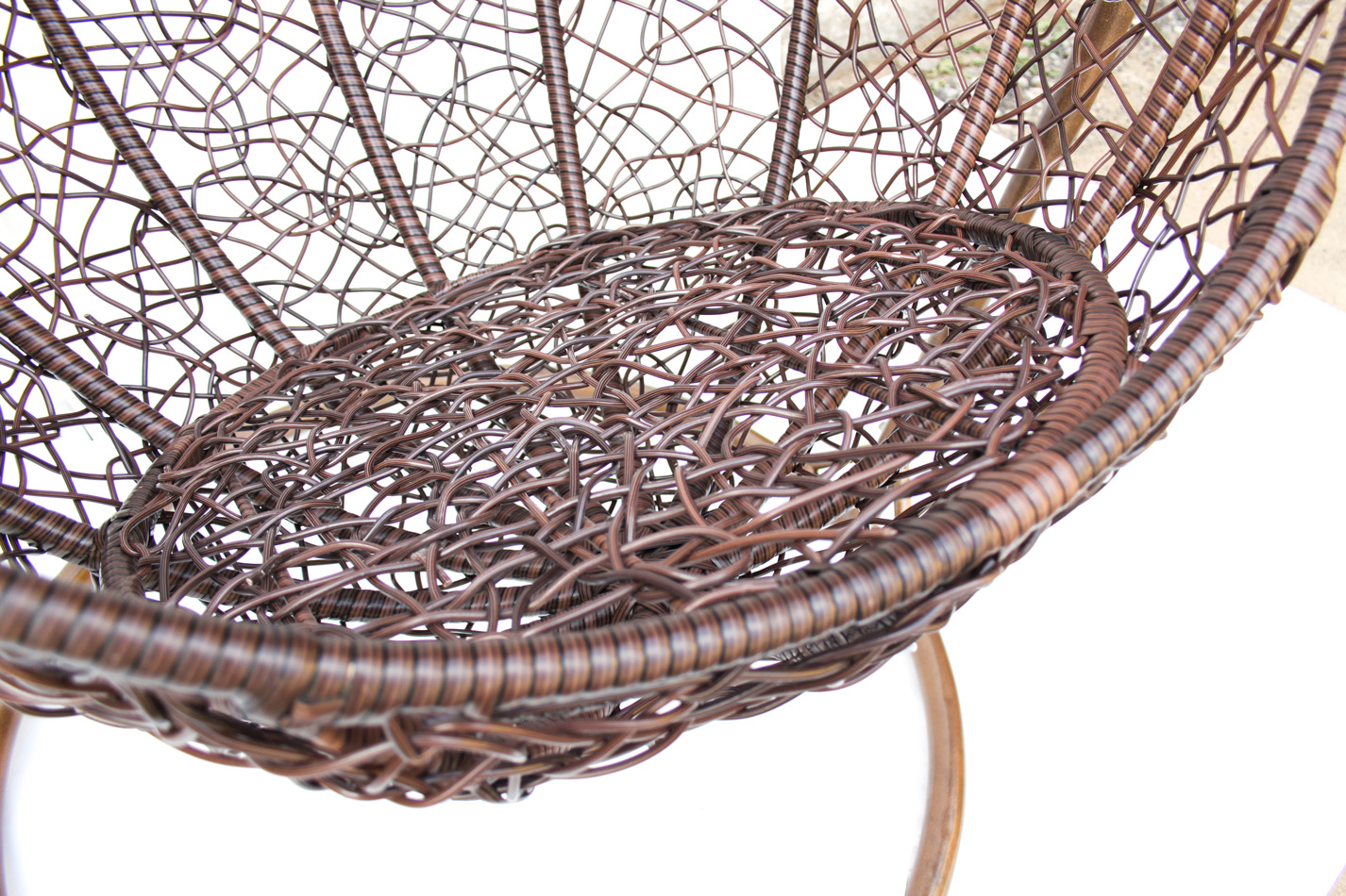 плетение кресла из ротанга
